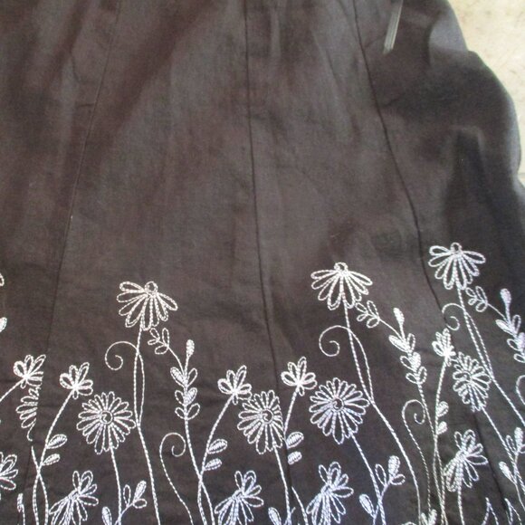 Black A-line Linen-Rayon  midi skirt with  white embroidery border - Picture 5 of 6